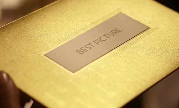 Unión Papelera distribuye los nuevos papeles Gmund Gold