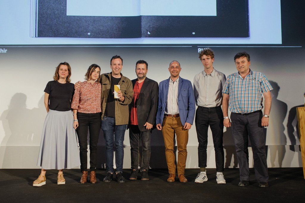 ¡Unión Papelera entrega de la mano de Antonio Salas y Oriol Llinàs el premio Laus de Oro en los Laus 2018!